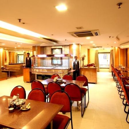 Hotel Southern Delhi  Room photo
