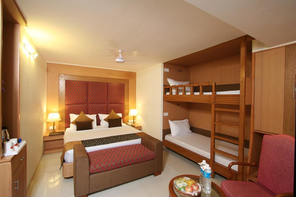Hotel Southern Delhi  Room photo