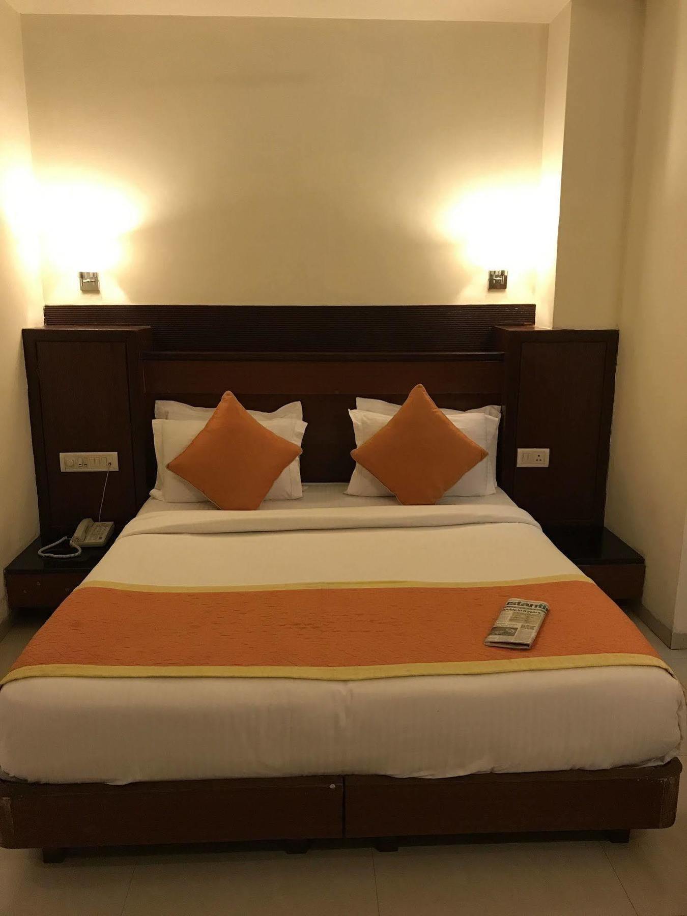 Hotel Southern Delhi  Exterior photo