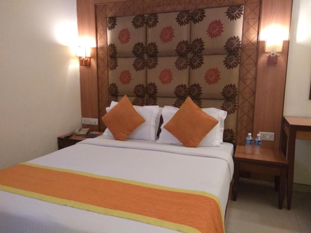Hotel Southern Delhi  Exterior photo