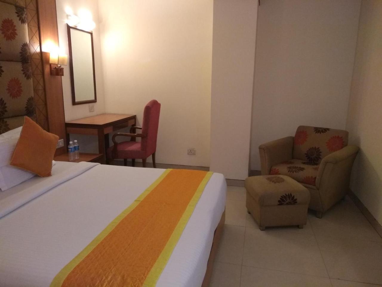 Hotel Southern Delhi  Exterior photo